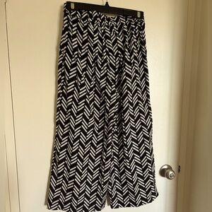 Zara Black and White Herringbone Pattern Cropped Culotte Tie Pants (XS)